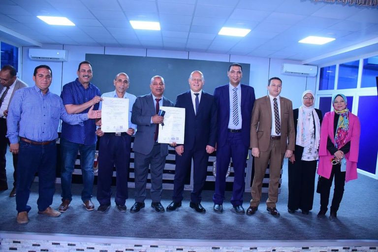 النعماني يقود مسيرة التميز المؤسسي ويعلن.. تجديد منح شهادة الأيزو ب7 كليات والإدارة المركزية للعام السابع على التوالى بجامعةسوهاج